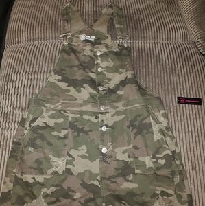 NWT camo mid-rise overalls